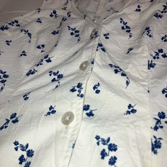 Universal Thread White and Blue Floral Top - Picture 5 of 5